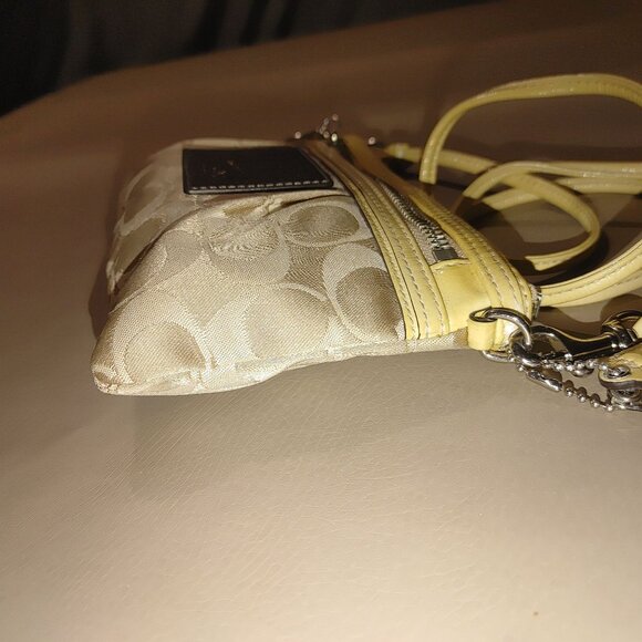 Coach Signature Logo Poppy Beige Yellow Crossbody Wristlet Purse Convertible - Picture 9 of 12